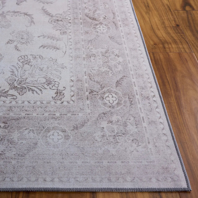 Safavieh Tucson 4'-0" x 6'-0" Rug in Beige