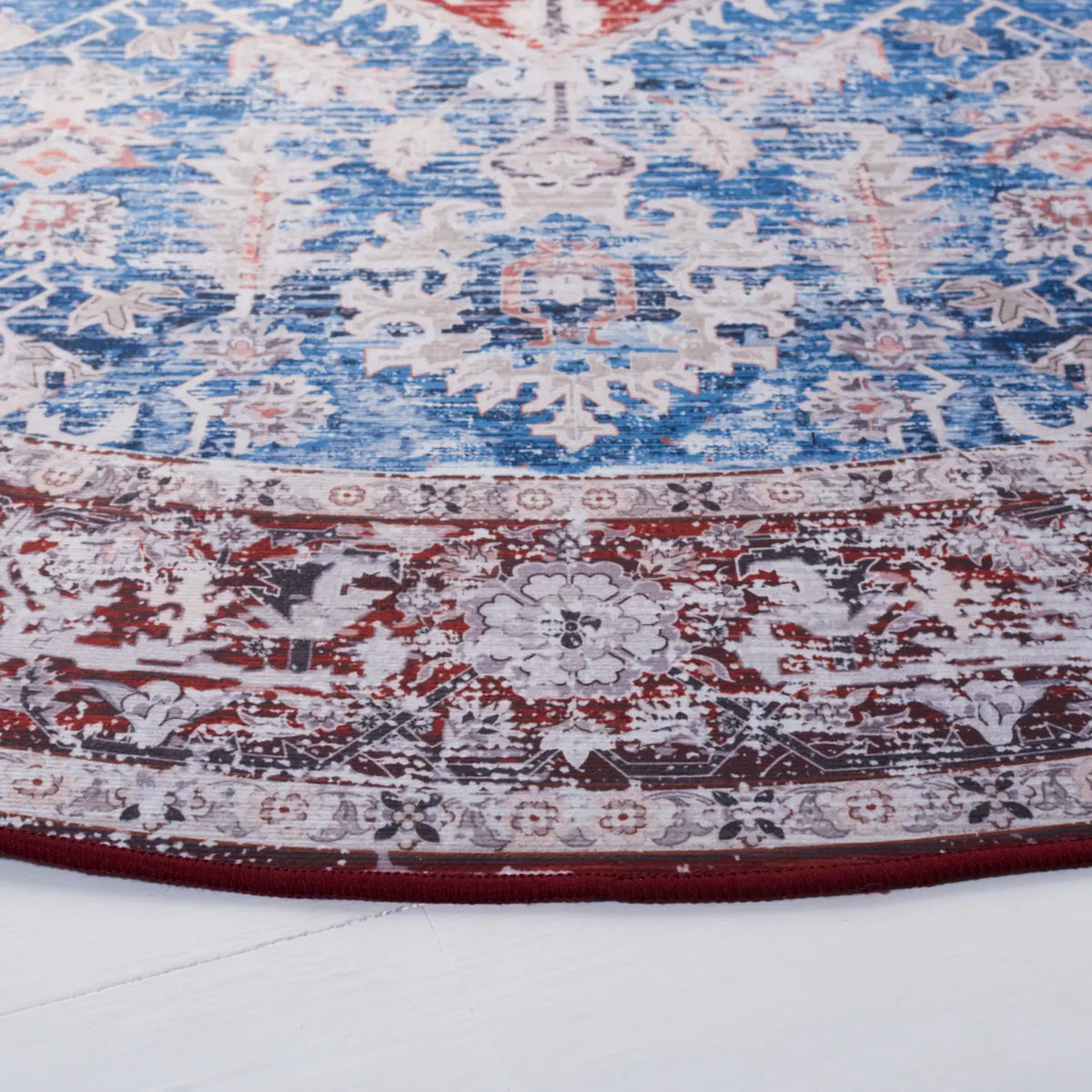Safavieh Tucson 6'-0" x 6'-0" Rug in Blue / Red