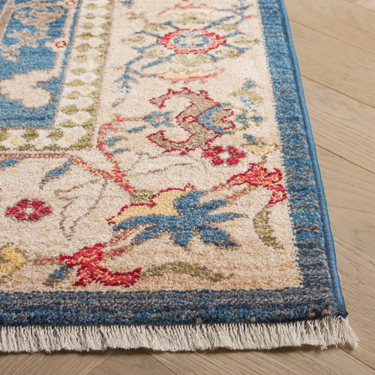 Safavieh Kashan 4'-0" x 6'-0" Rug in Blue / Tan