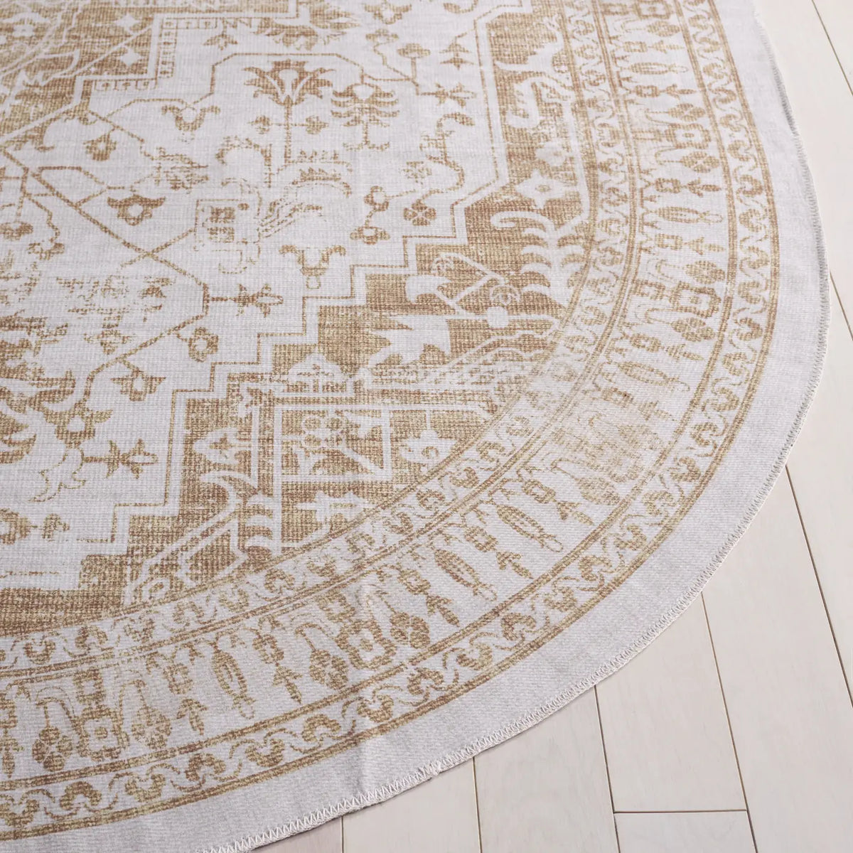 Safavieh Arizona 5'-0" x 8'-0" Rug in Beige / Gold