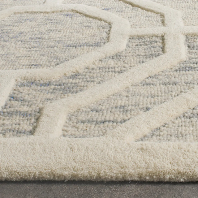 Safavieh Cambridge 8'-0" x 10'-0" Rug in Light Grey / Ivory