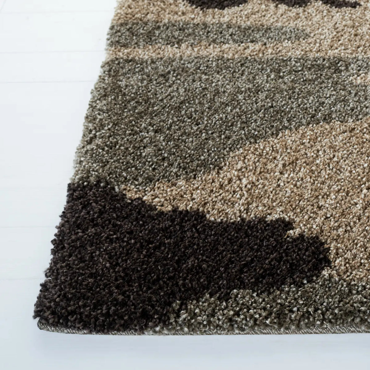 Safavieh Florida Shag 5'-3" x 7'-6" Rug in Beige / Multi