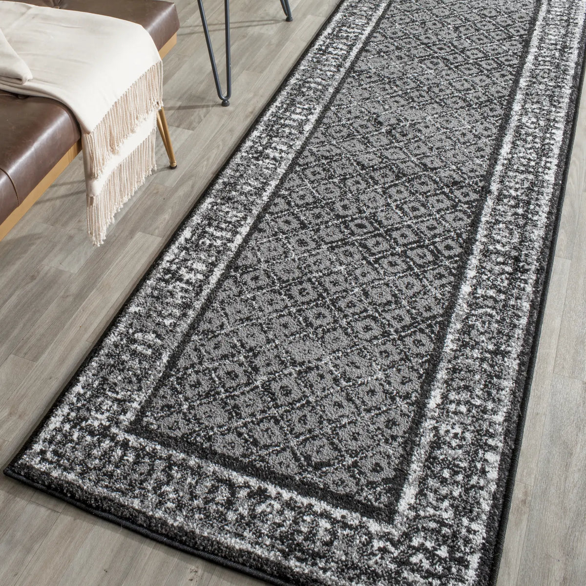 Safavieh Adirondack 2'-6" x 8'-0" Rug in Black / Silver
