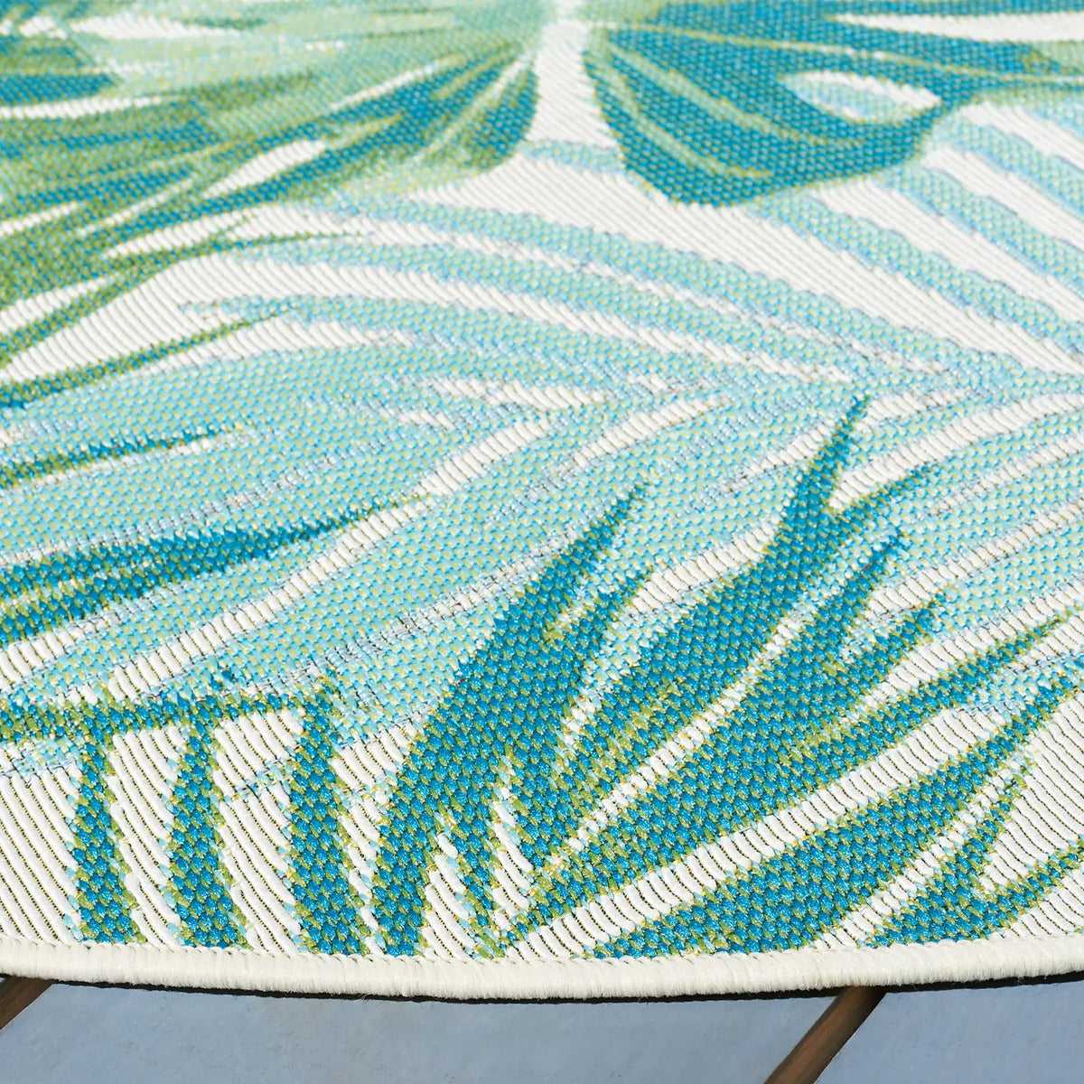 Safavieh Barbados 500 5'-3" x 5'-3" Rug in Green / Teal