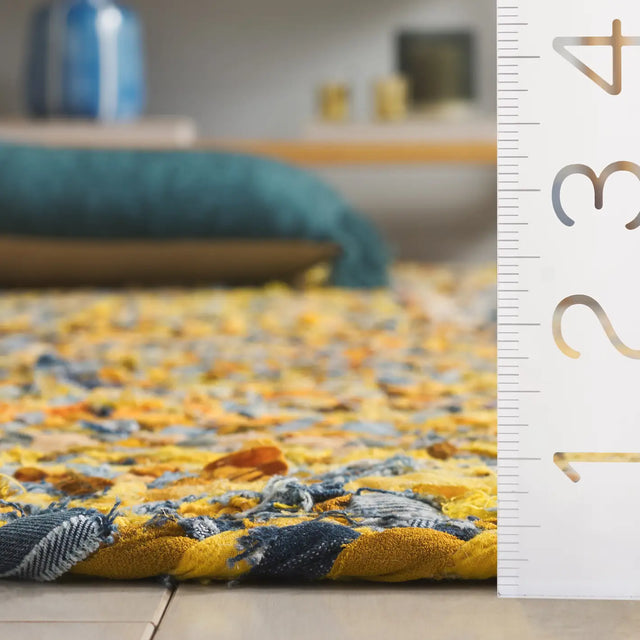 Safavieh Braided 4'-0" x 6'-0" Rug in Yellow / Brown
