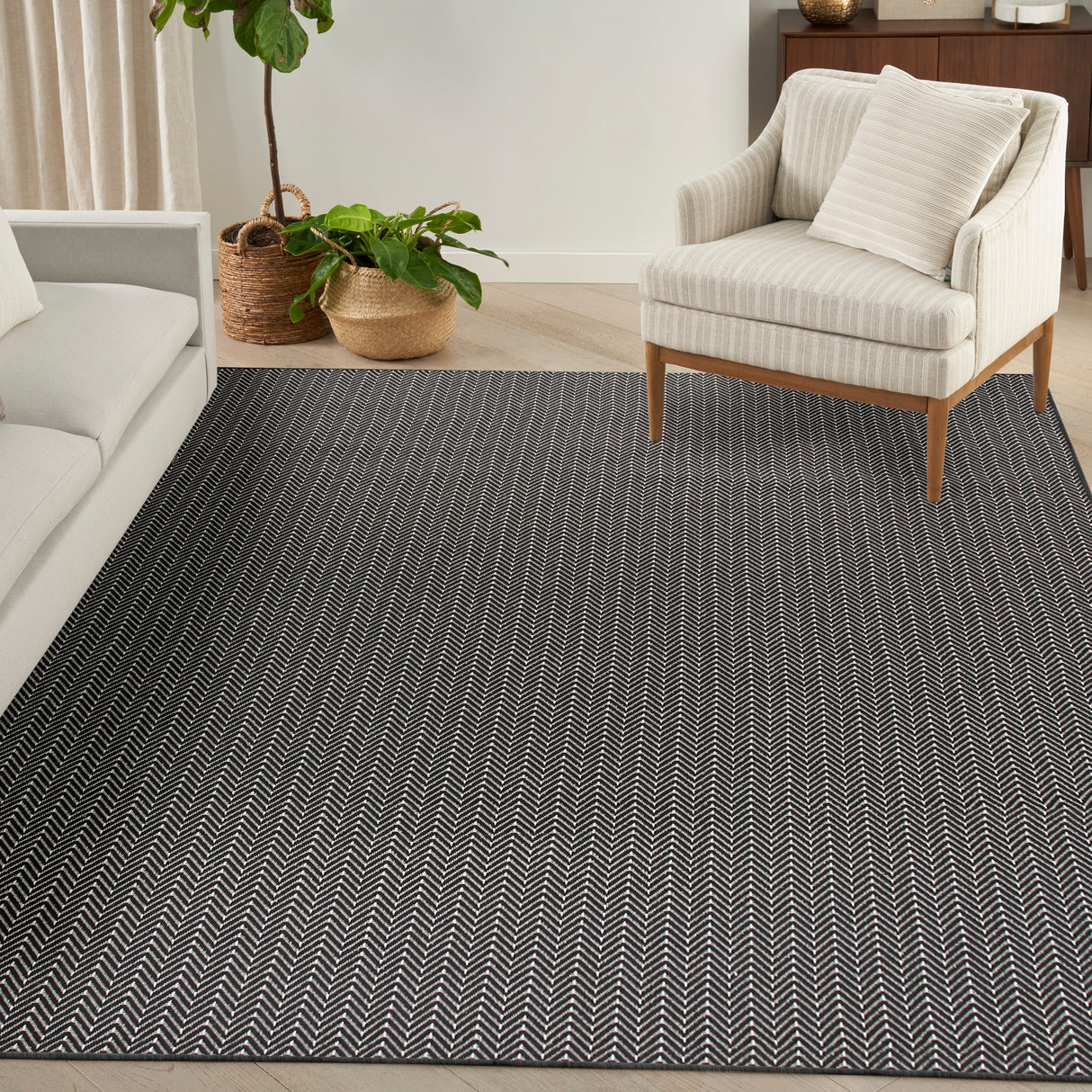 Nourison Horizon Indoor/Outdoor HOZ02 Black Contemporary Area Rugs