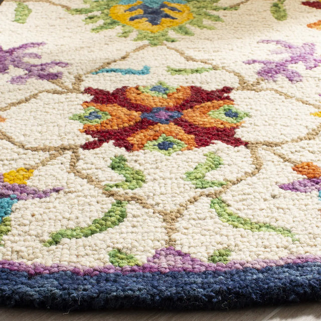 Safavieh Aspen 5'-0" x 5'-0" Rug in Ivory / Blue