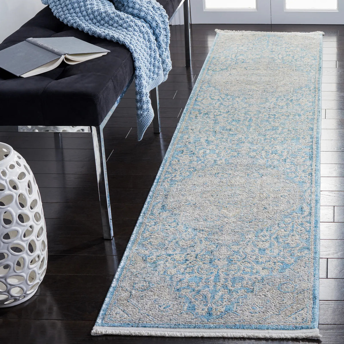 Safavieh Dream 2'-0" x 8'-0" Rug in Blue / Grey