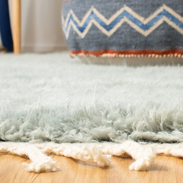 Safavieh Casablanca 5'-0" x 8'-0" Rug in Blue