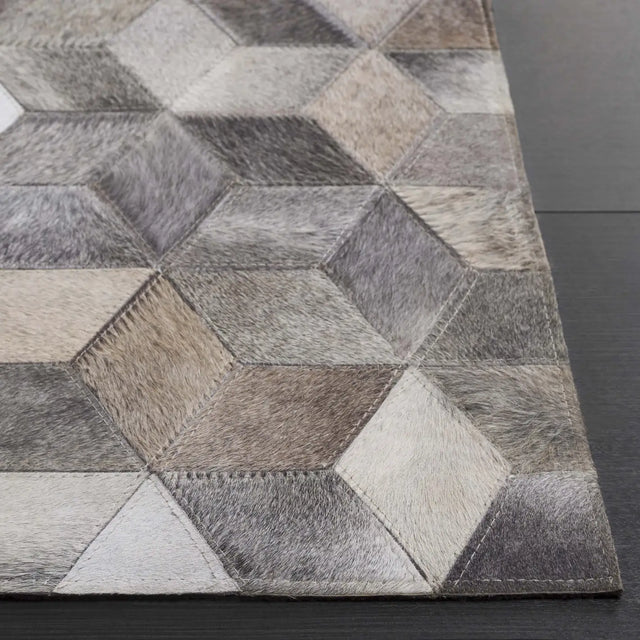 Safavieh Studio Leather 4'-0" x 6'-0" Rug in Grey / Light Brown