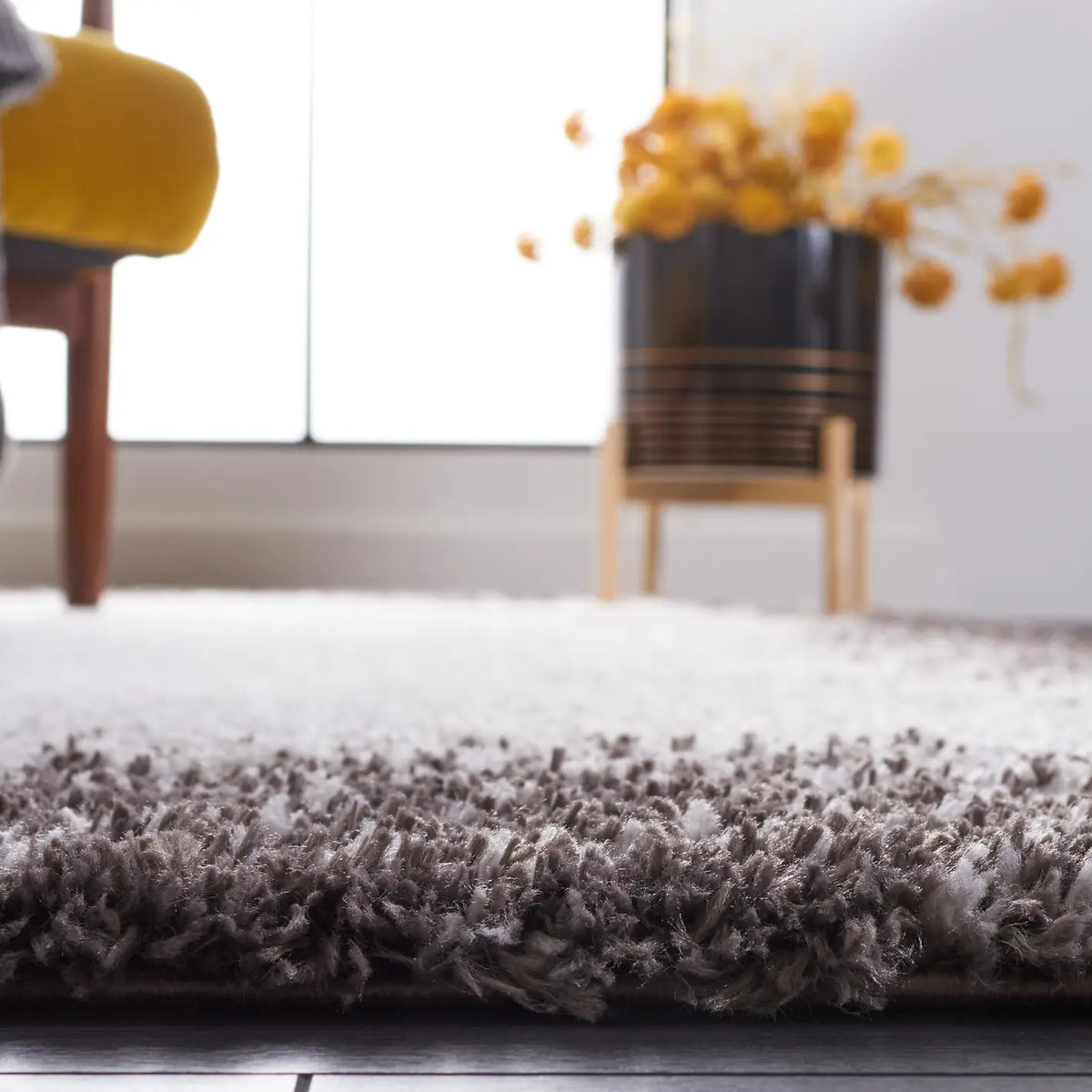 Safavieh Berber Shag 4'-5" x 6'-5" Rug in Dark Grey / Grey