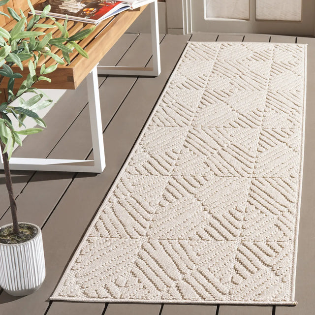 Safavieh Global 2'-2" x 8'-0" Rug in Light Beige / Ivory