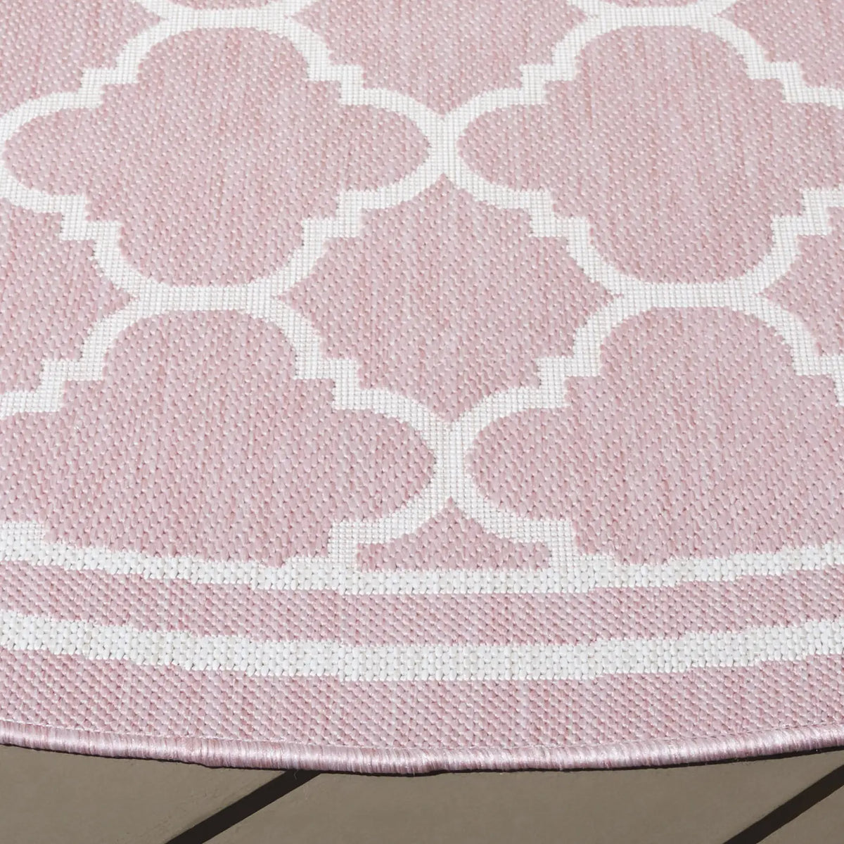 Safavieh Courtyard 6'-7" x 6'-7" Rug in Pink / Beige