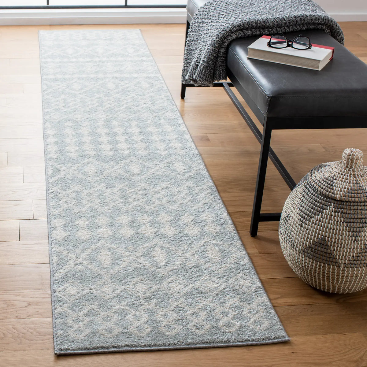 Safavieh Tulum 2'-0" x 9'-0" Rug in Light Grey / Ivory