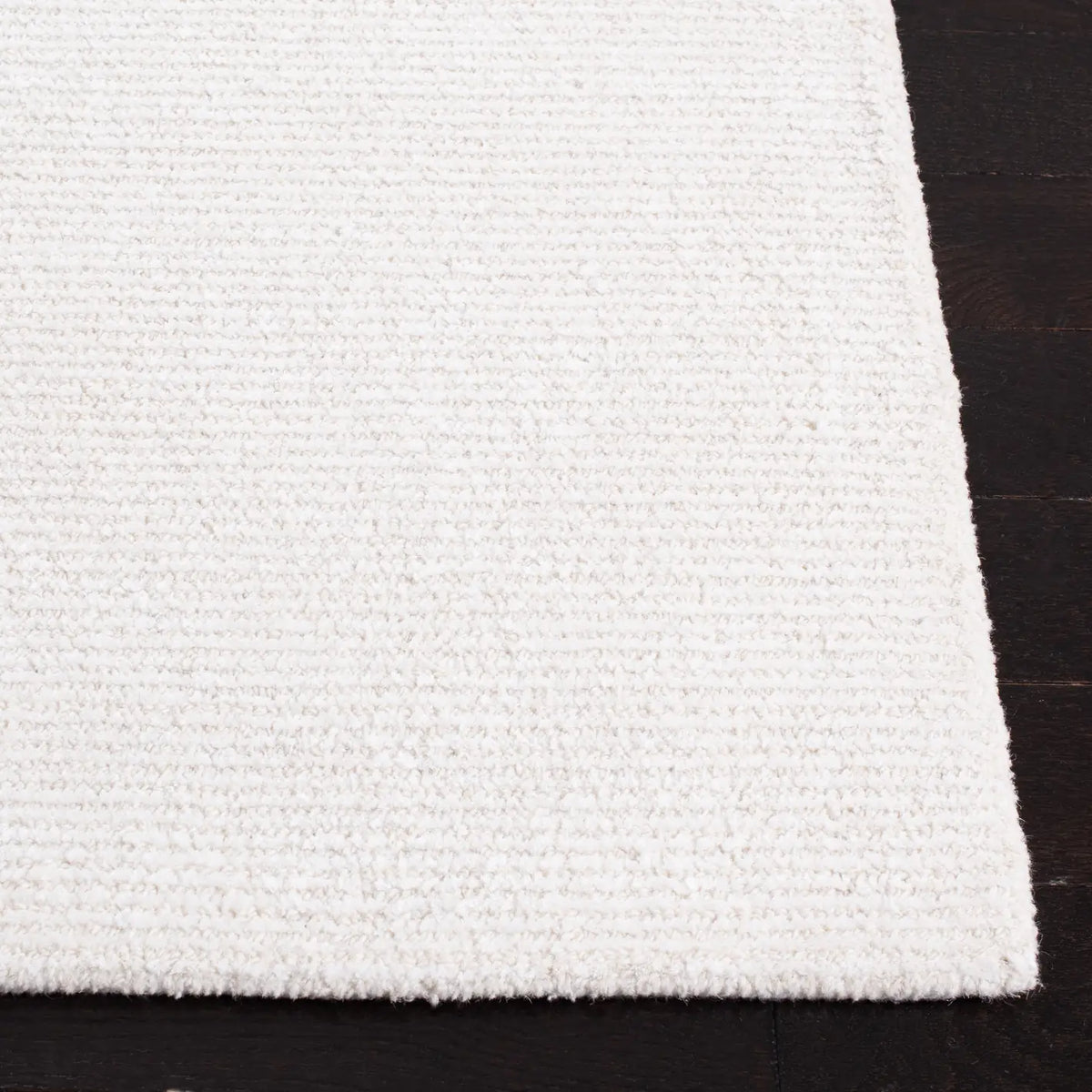 Safavieh Himalaya 4'-0" x 6'-0" Rug in Ivory
