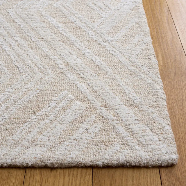 Safavieh Glamour 5'-0" x 8'-0" Rug in Beige / Ivory