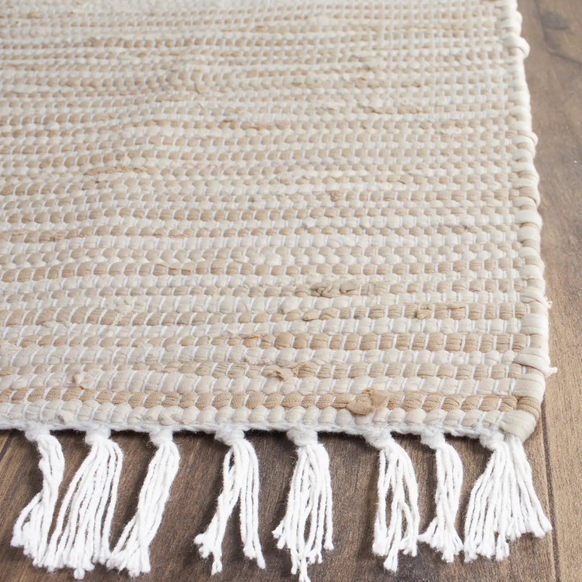 Safavieh Montauk 10'-0" x 14'-0" Rug in Beige