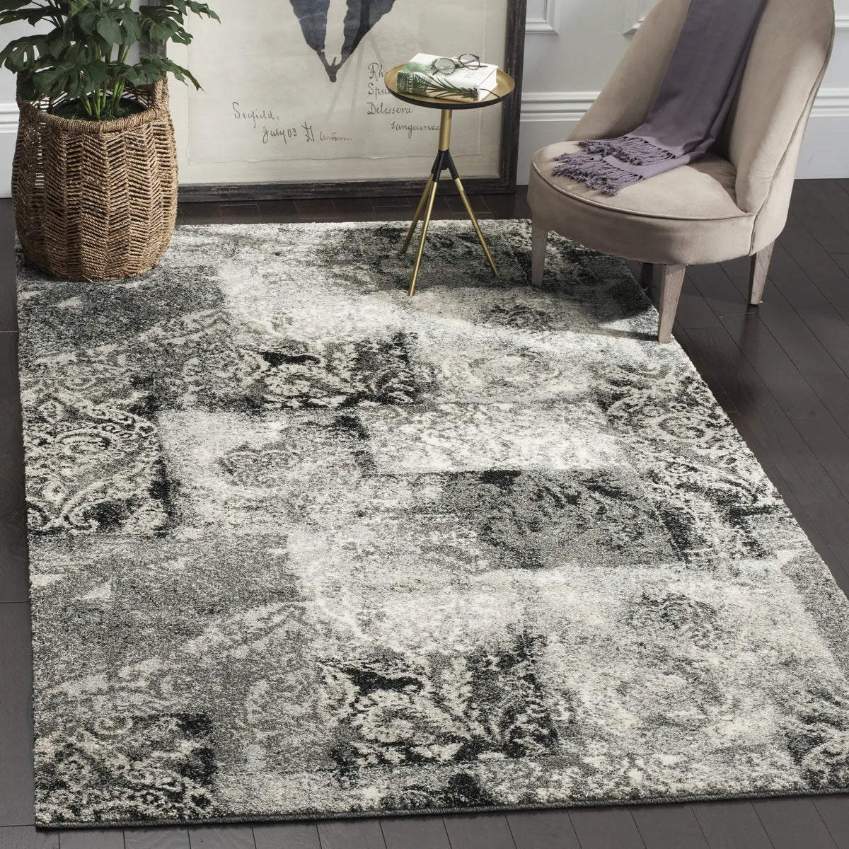Safavieh Retro 5'-3" x 8'-0" Rug in Cream / Grey