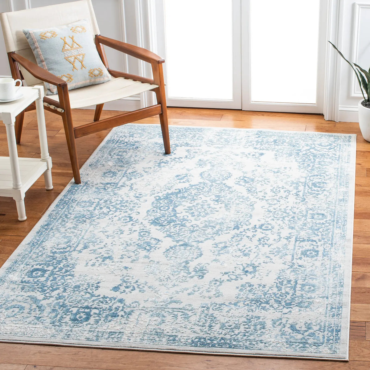 Safavieh Princeton 4'-0" x 6'-0" Rug in Blue / Beige