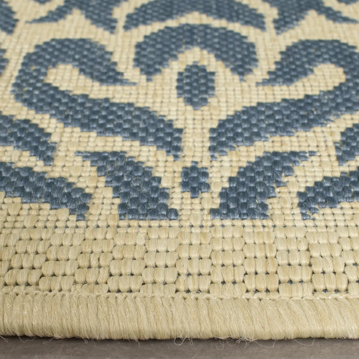 Safavieh Courtyard 6'-7" x 6'-7" Rug in Natural / Blue