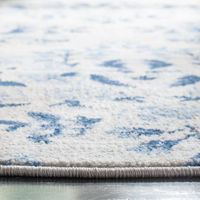 Safavieh Brentwood 6'-7" x 6'-7" Rug in Cream / Blue