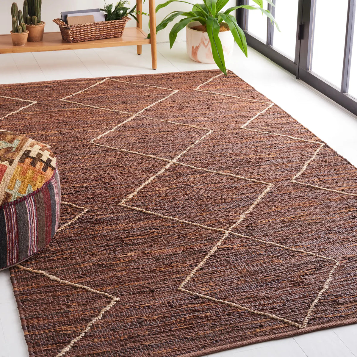 Safavieh Vintage Leather 4'-0" x 6'-0" Rug in Brown / Natural