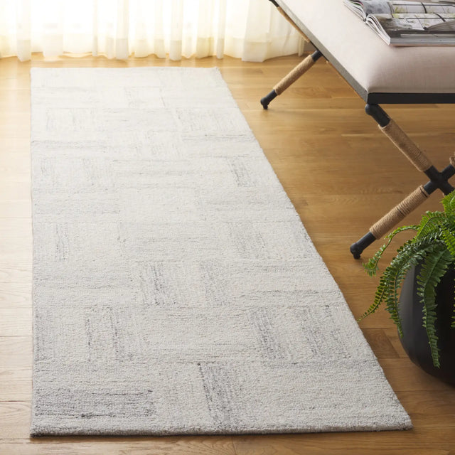Safavieh Pine 2'-3" x 8'-0" Rug in Ivory / Grey