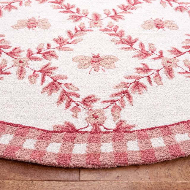 Safavieh Chelsea 5'-6" x 5'-6" Rug in Ivory / Rose