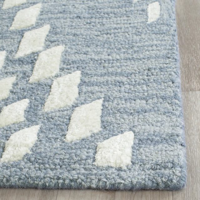 Safavieh Bella 2'-3" x 7'-0" Rug in Blue / Ivory