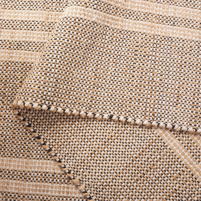 Safavieh Organica 4'-0" x 6'-0" Rug in Natural / Black