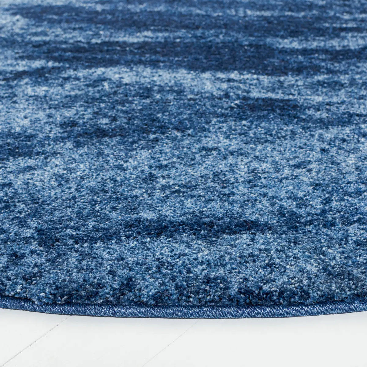 Safavieh Retro 6'-0" x 6'-0" Rug in Light Blue / Blue
