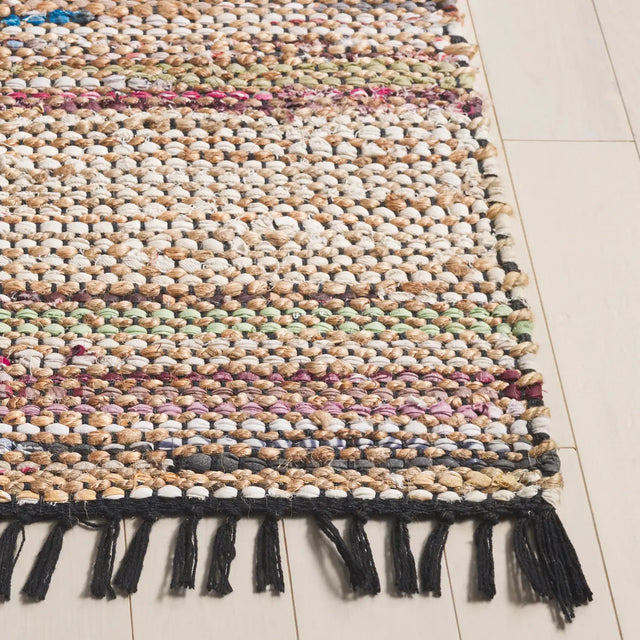 Safavieh Cape Cod 4'-0" x 6'-0" Rug in Pink / Beige