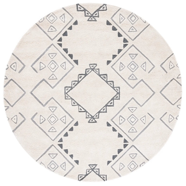 Safavieh Casablanca 7'-0" x 7'-0" Rug in Ivory / Grey