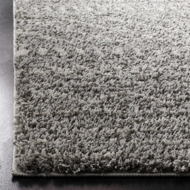 Safavieh Arizona Shag 4'-0" x 6'-0" Rug in Brown / Ivory