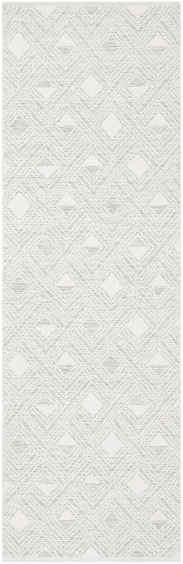 Safavieh Montauk 2'-3" x 7'-0" Rug in Light Green / Ivory