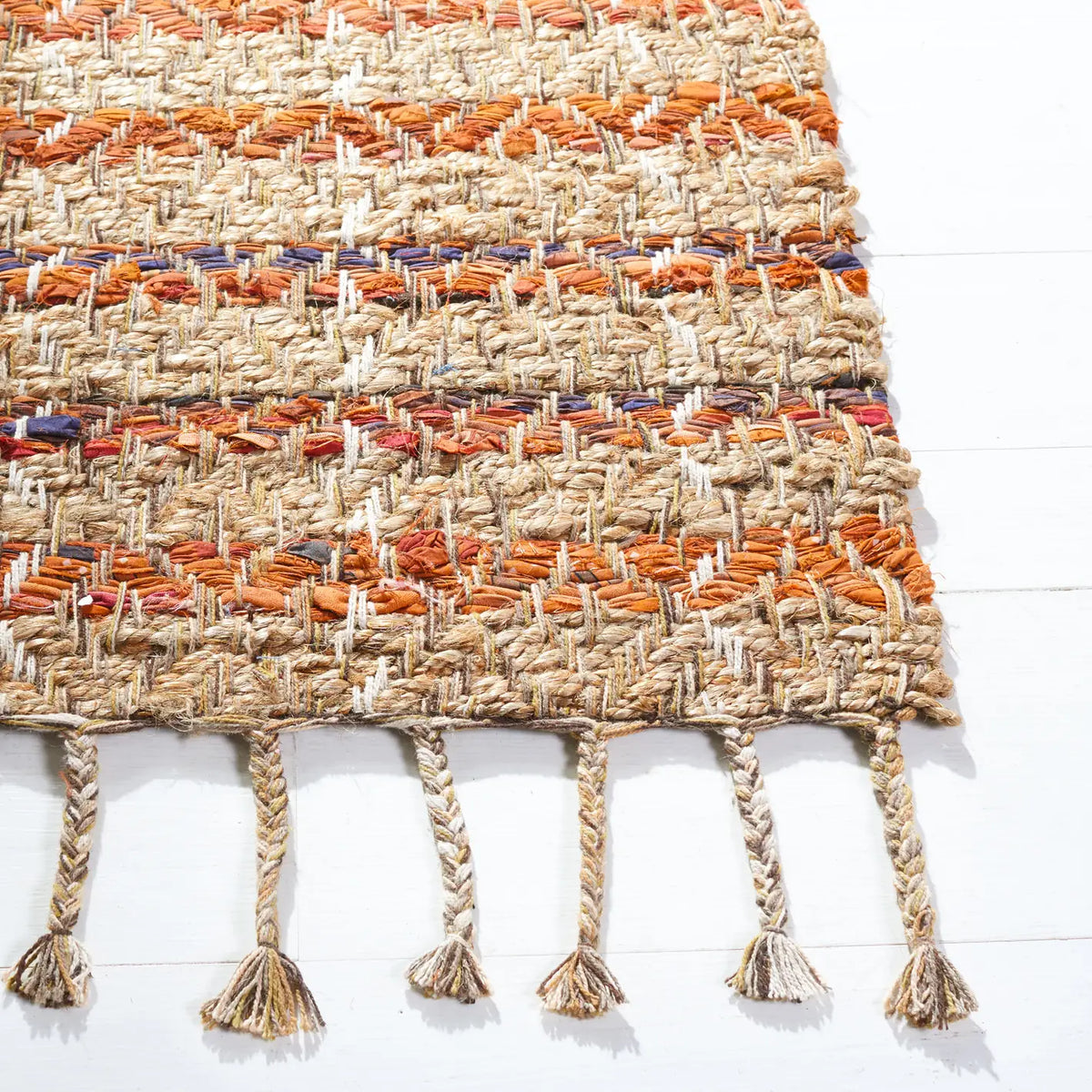 Safavieh Cape Cod 4'-0" x 6'-0" Rug in Orange / Natural