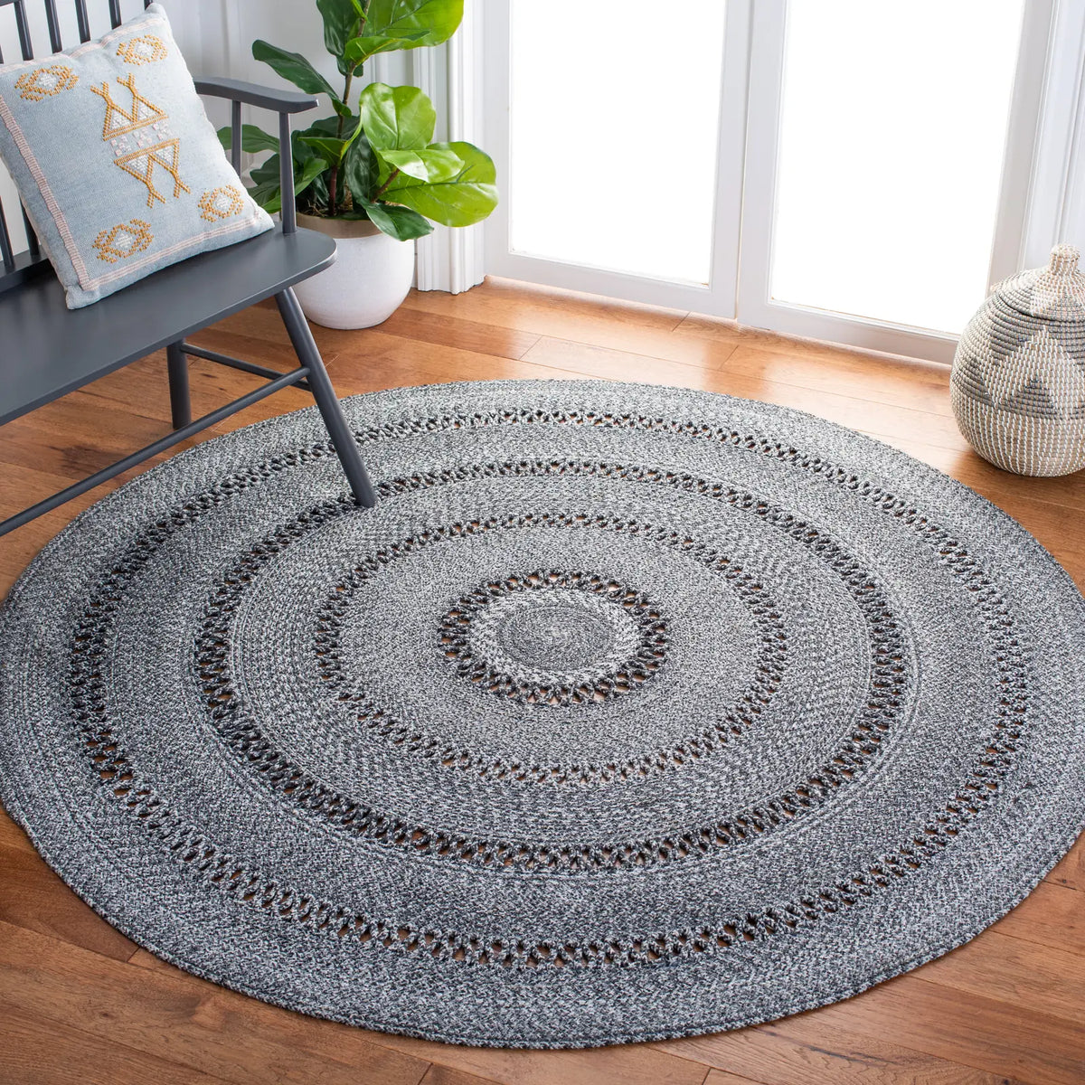 Safavieh Cape Cod 5'-0" x 5'-0" Rug in Charcoal