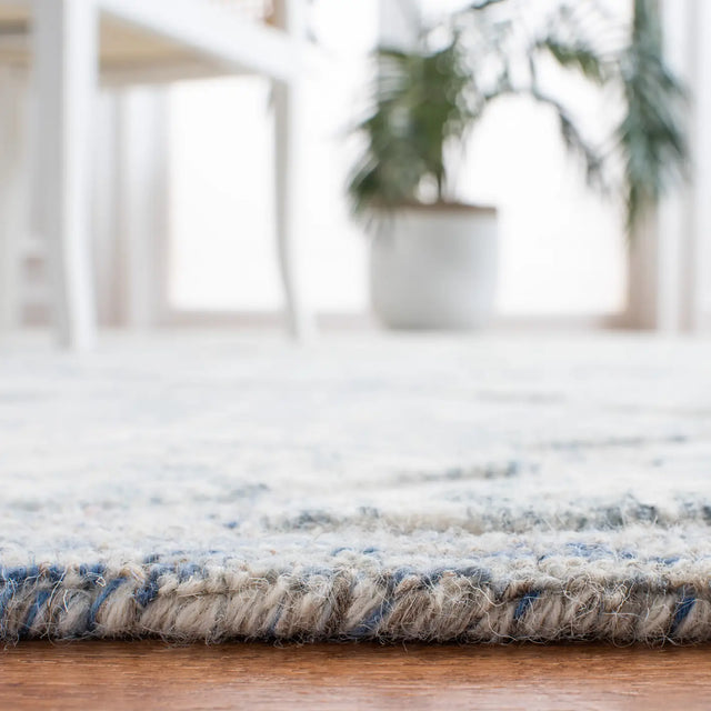 Safavieh Restoration Vintage 4'-0" x 6'-0" Rug in Blue / Ivory