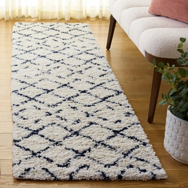 Safavieh Arizona Shag 2'-3" x 8'-0" Rug in Ivory / Slate
