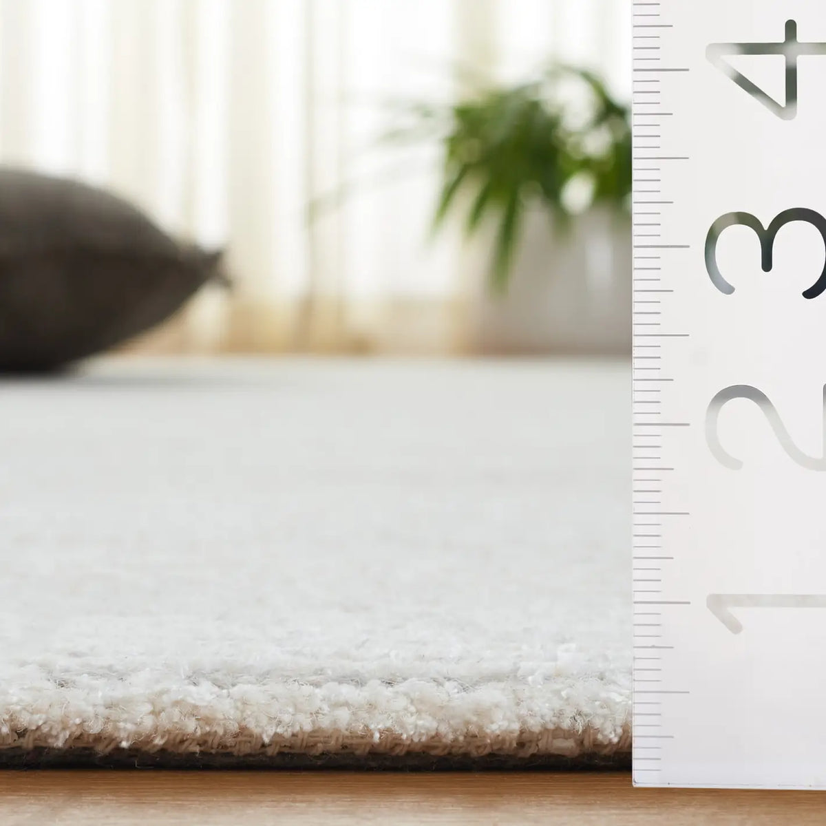Safavieh Mirage 4'-0" x 6'-0" Rug in Ivory / Grey