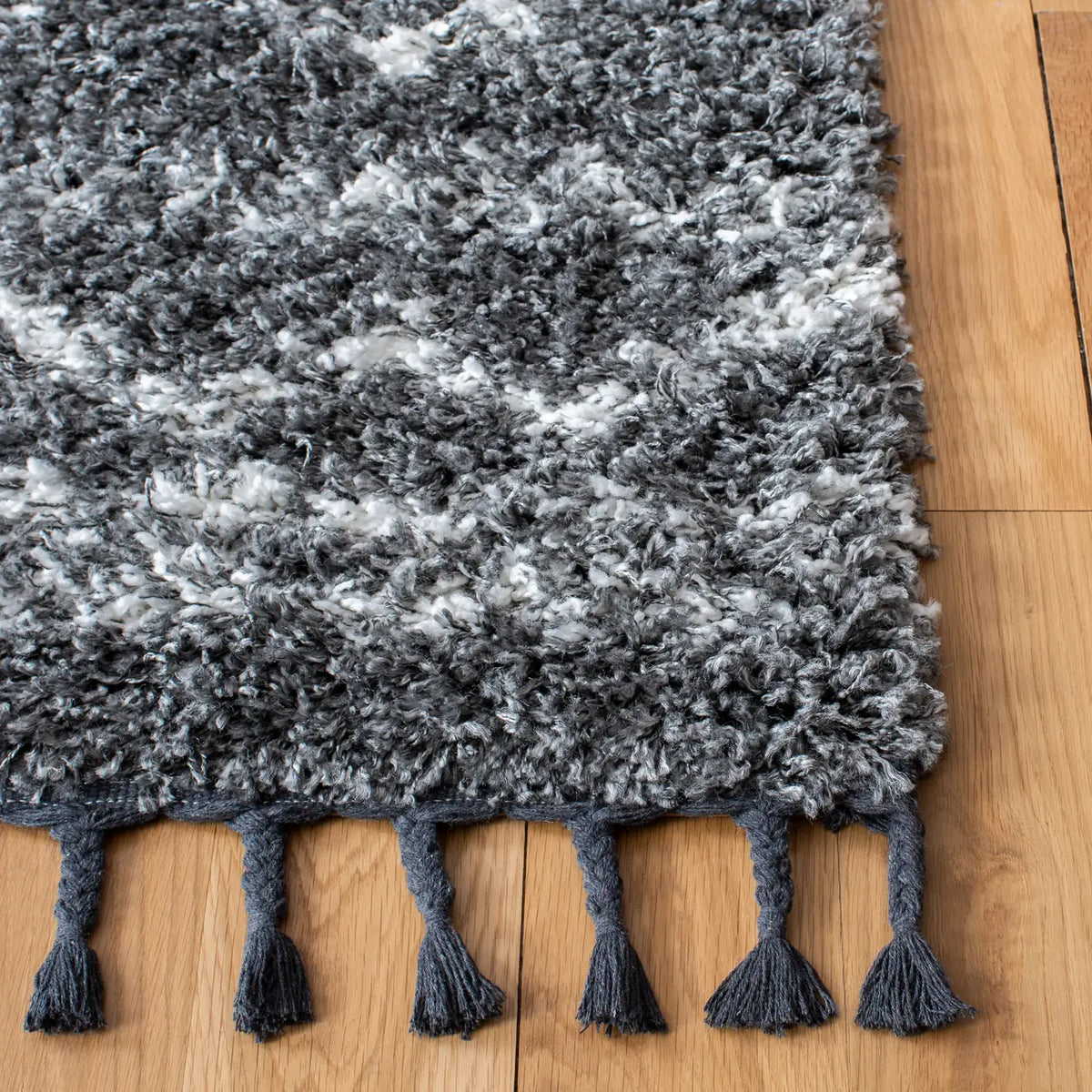 Safavieh Pro Lux Shag 400 4'-0" x 6'-0" Rug in Dark Grey / Ivory
