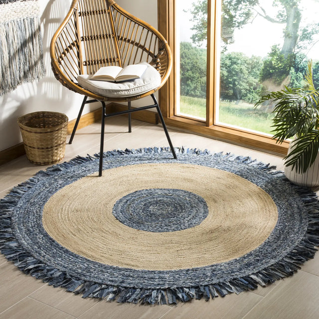Safavieh Cape Cod 5'-0" x 5'-0" Rug in Ivory / Denim