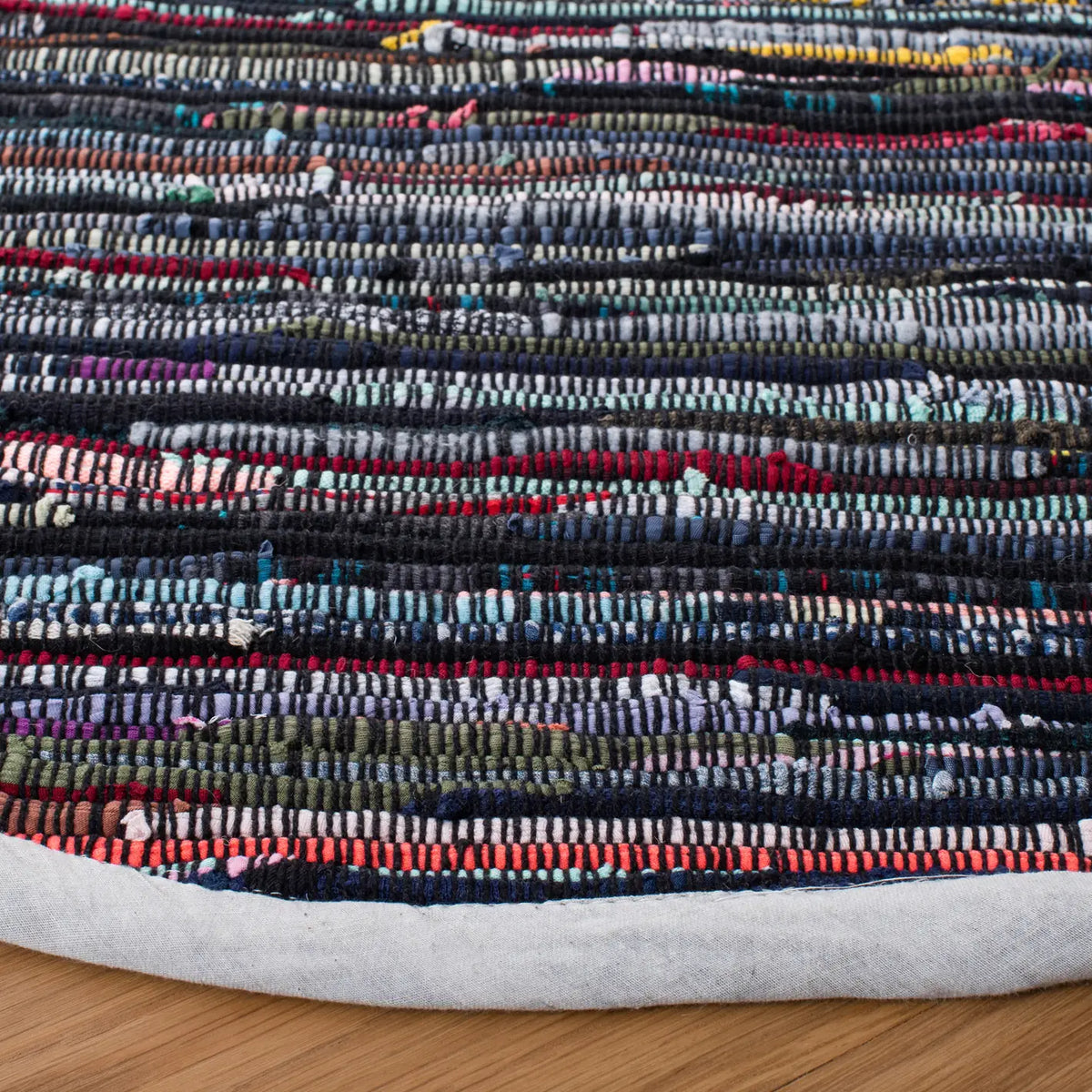 Safavieh Rag Rug 6'-0" x 6'-0" Rug in Grey / Black