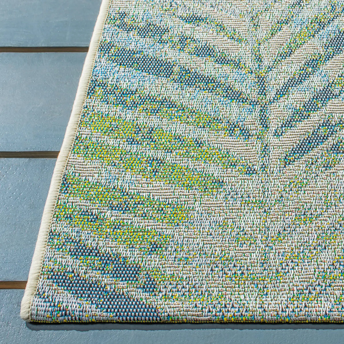 Safavieh Summer 4'-0" x 6'-0" Rug in Green / Grey