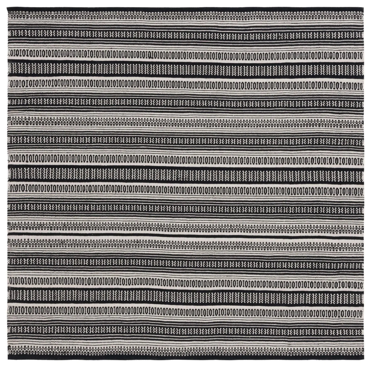 Safavieh Montauk 6'-0" x 6'-0" Rug in Black / Ivory