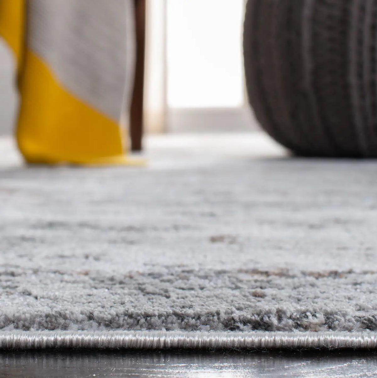 Safavieh Princeton 5'-3" x 7'-7" Rug in Grey