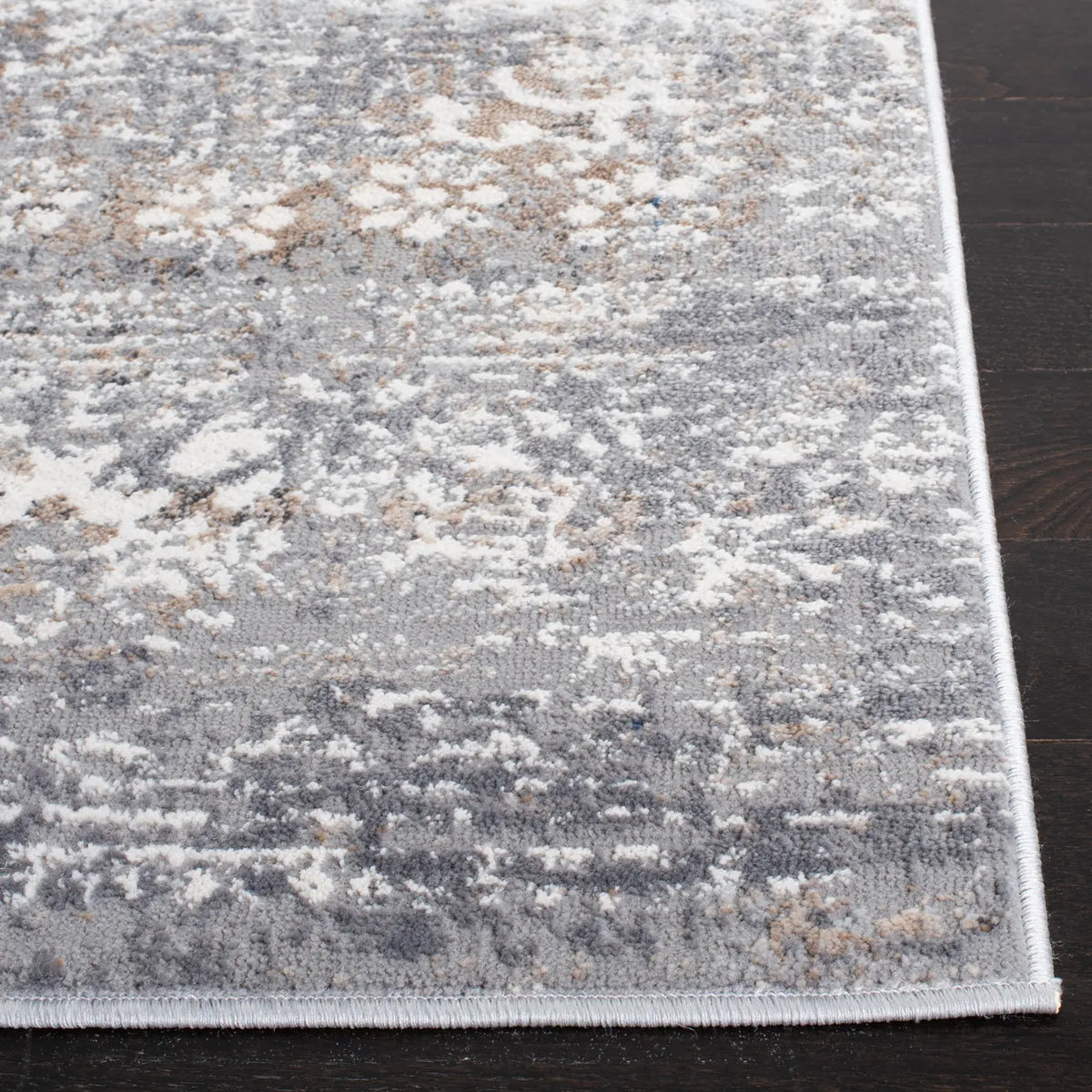 Safavieh Amelia 4'-5" x 6'-5" Rug in Grey / Gold