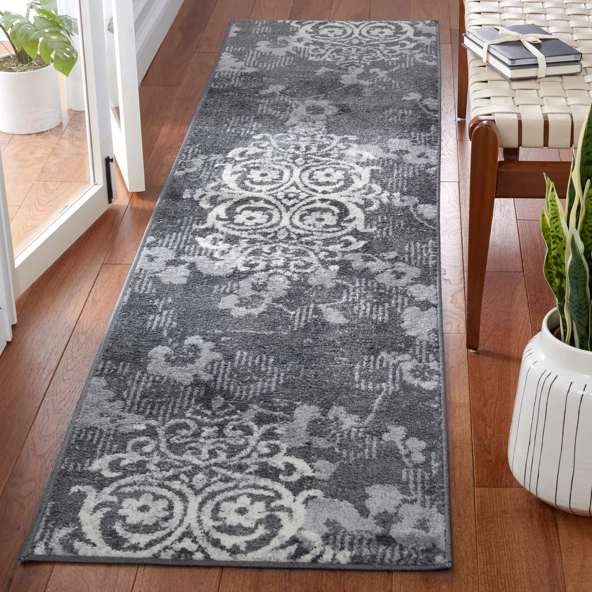 Safavieh Adirondack 2'-6" x 10'-0" Rug in Charcoal / Ivory