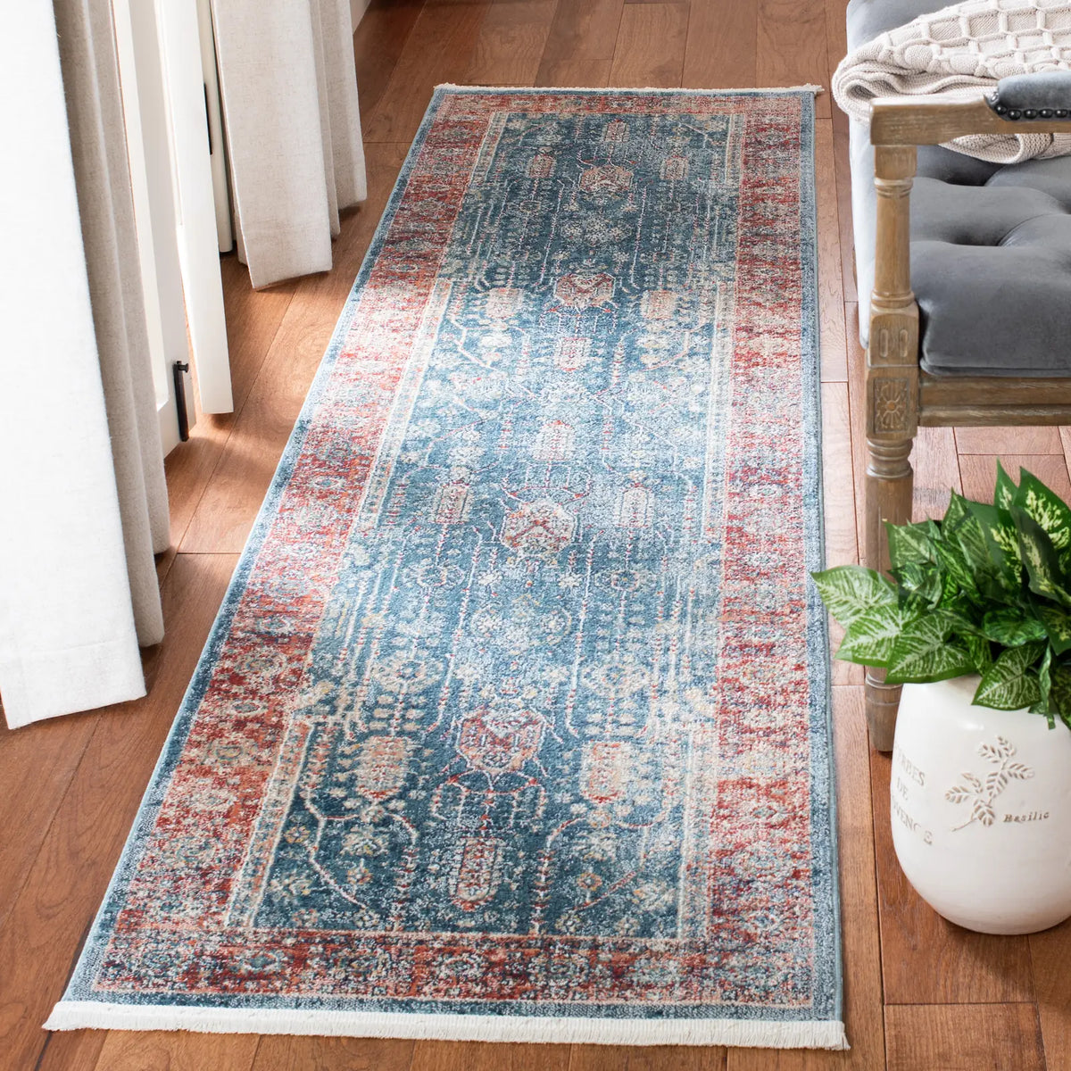 Safavieh Victoria 2'-2" x 10'-0" Rug in Navy / Red
