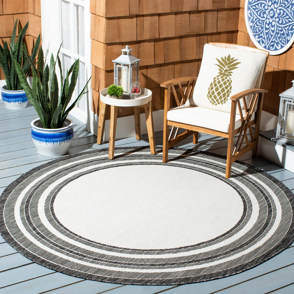 Safavieh Courtyard 10'-0" x 10'-0" Rug in Ivory / Black